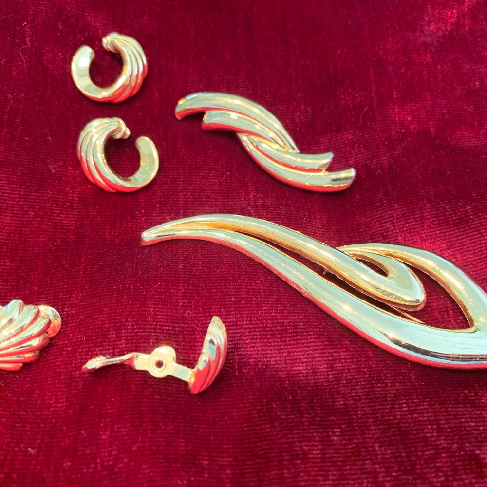 Gold brooch pins and earrings mix and match
